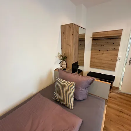 Artemis Zimmervermietung 5 Ein Bettzimmer Hostel Sundern